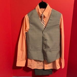 Boys 4-pc outfit w/shirt, pants, vest and tie